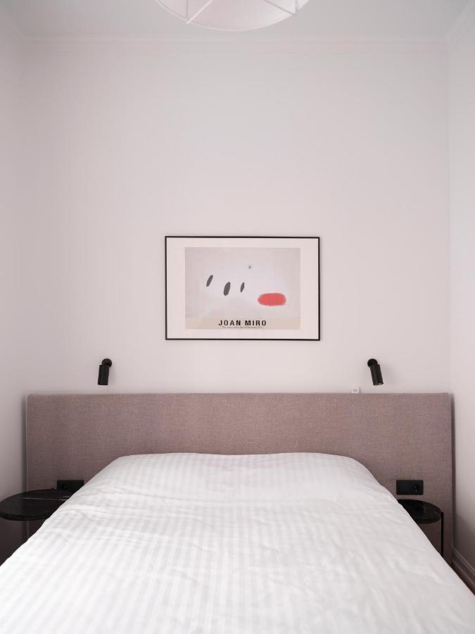 Miro Rooms Skolas - Quiet Chic, Free Parking, Self Check-In Riga Exterior foto