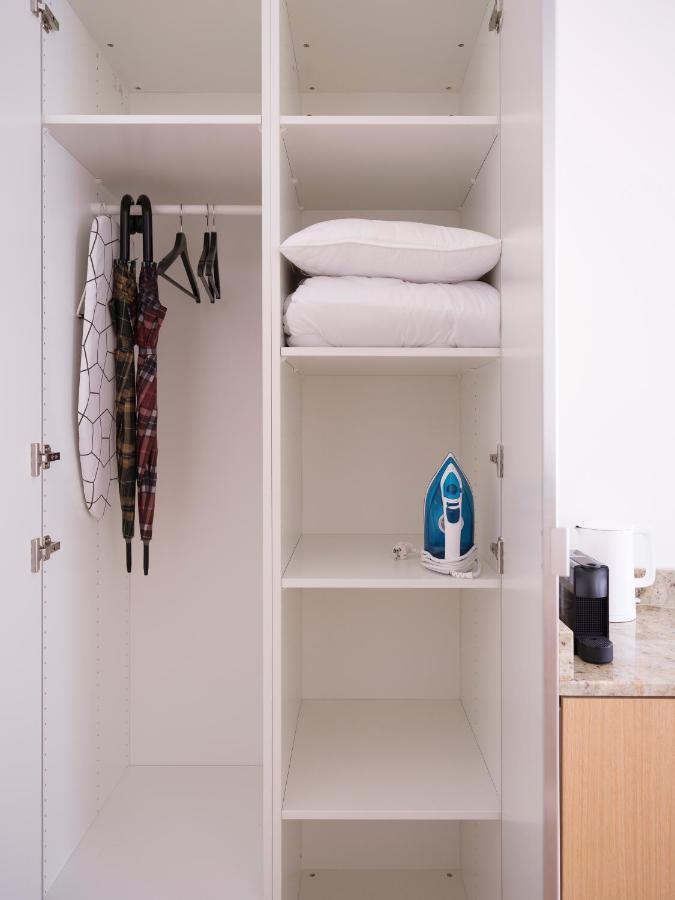 Miro Rooms Skolas - Quiet Chic, Free Parking, Self Check-In Riga Exterior foto