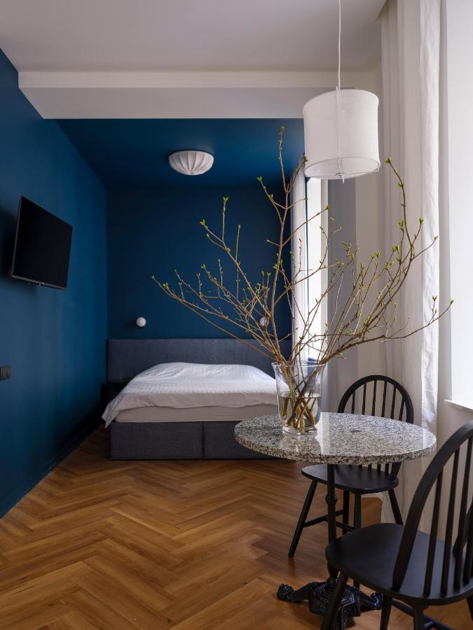 Miro Rooms Skolas - Quiet Chic, Free Parking, Self Check-In Riga Exterior foto